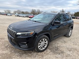 2019 Jeep Cherokee Latitude FWD - Exterior Front Left Corner Image